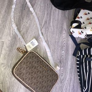 Michael kors crossbody
